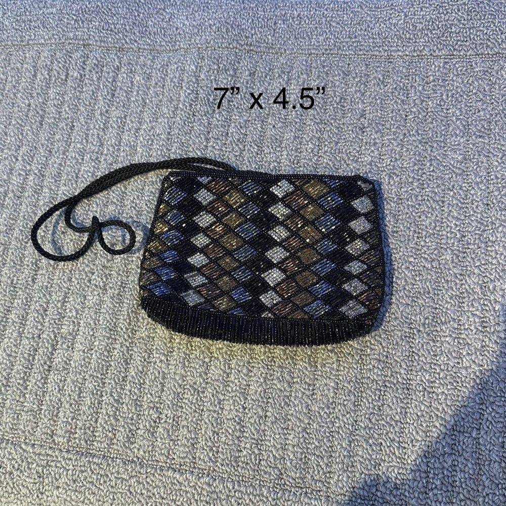 Beaded shoulder/clutch   EUC